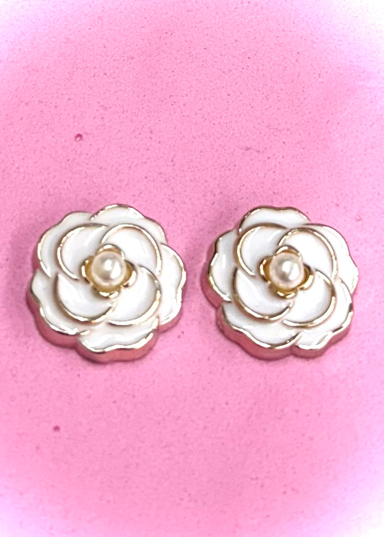 Luxe Bloom Pearl Cabochons-Small