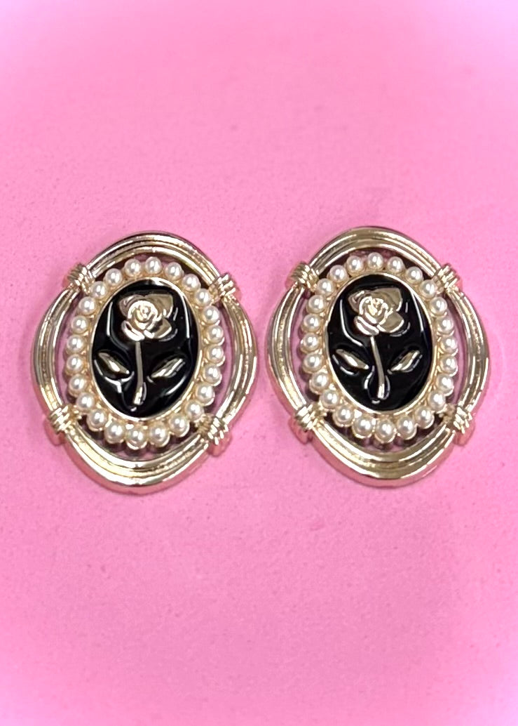 Luxe Bloom Pearl Cabochons-Large