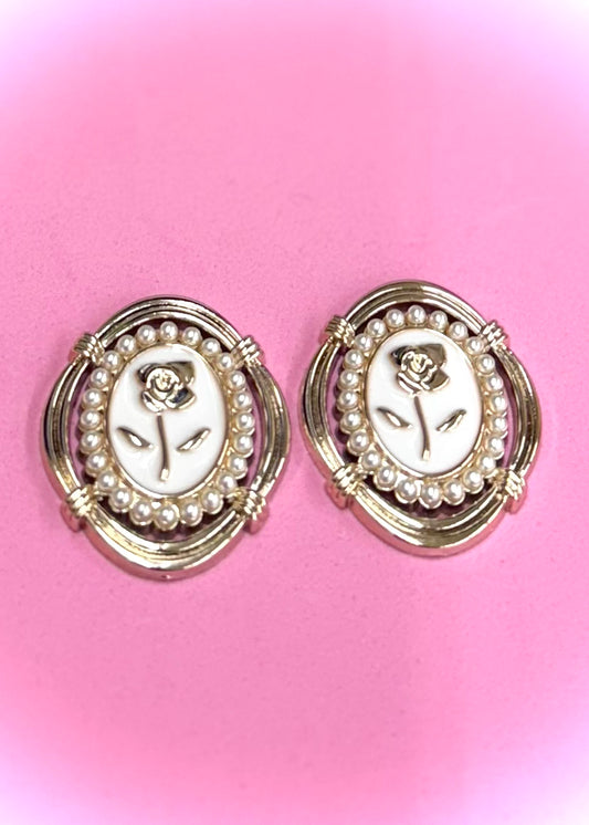 Luxe Bloom Pearl Cabochons-Large